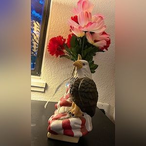 Porcelain Eagle 🦅 with American Flag figurine 🇺🇸